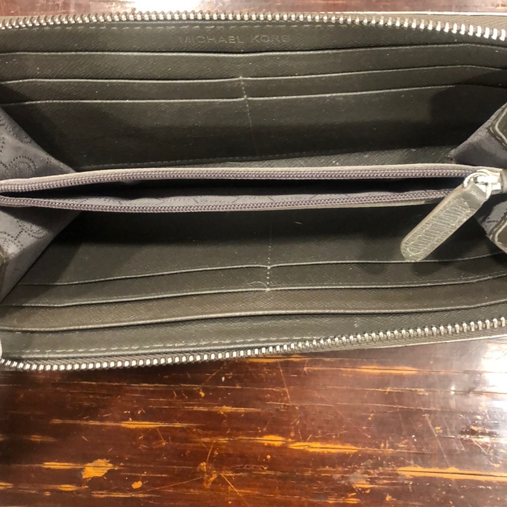 Wallet - Picture 3 of 4